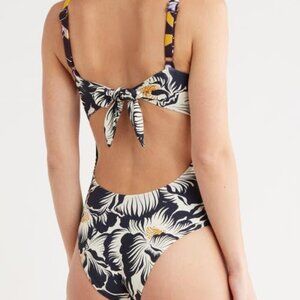 Maaji Archie underwire reversible one-piece swimsuit delft flowers  MEDIUM  NEW